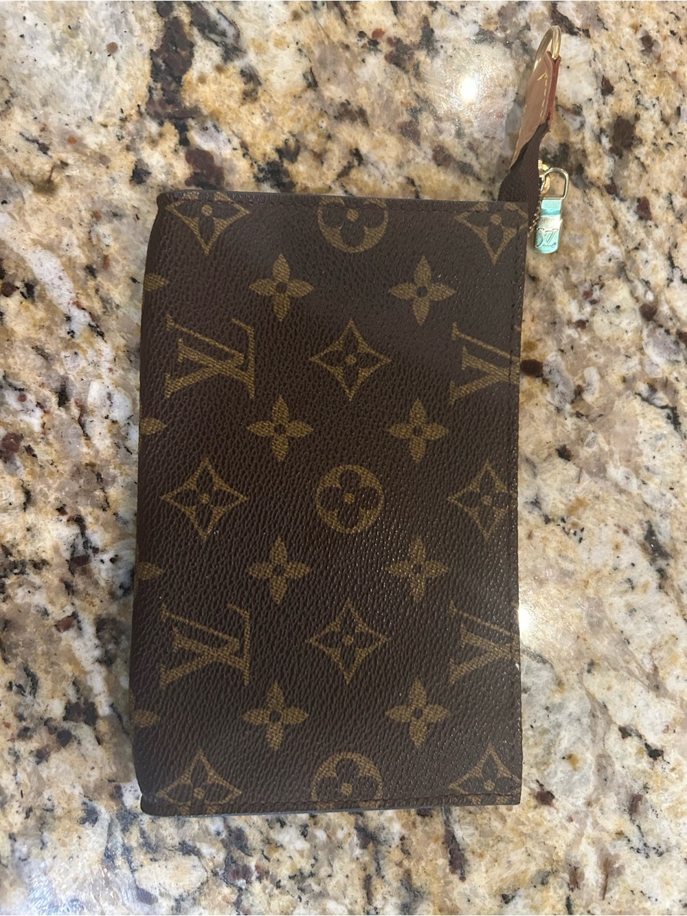 Louis Vuitton Pouch Vintage comes with coa. with unbranded chain - Picture 2 of 10